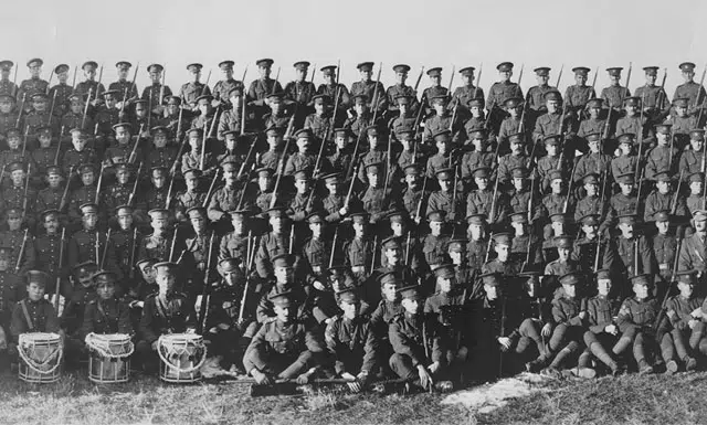Unit photograph of WWI soliders